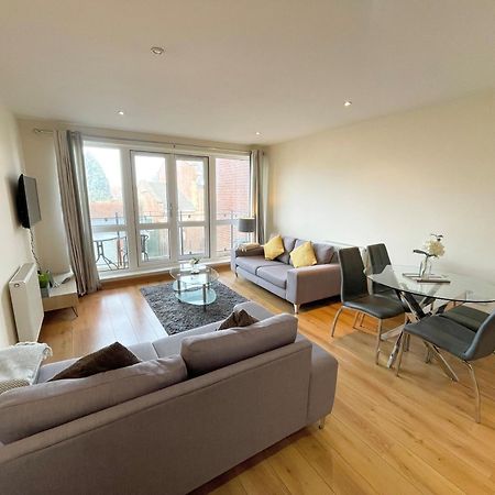 Blue Sky Apartments@Guildford Town Centre Bagian luar foto