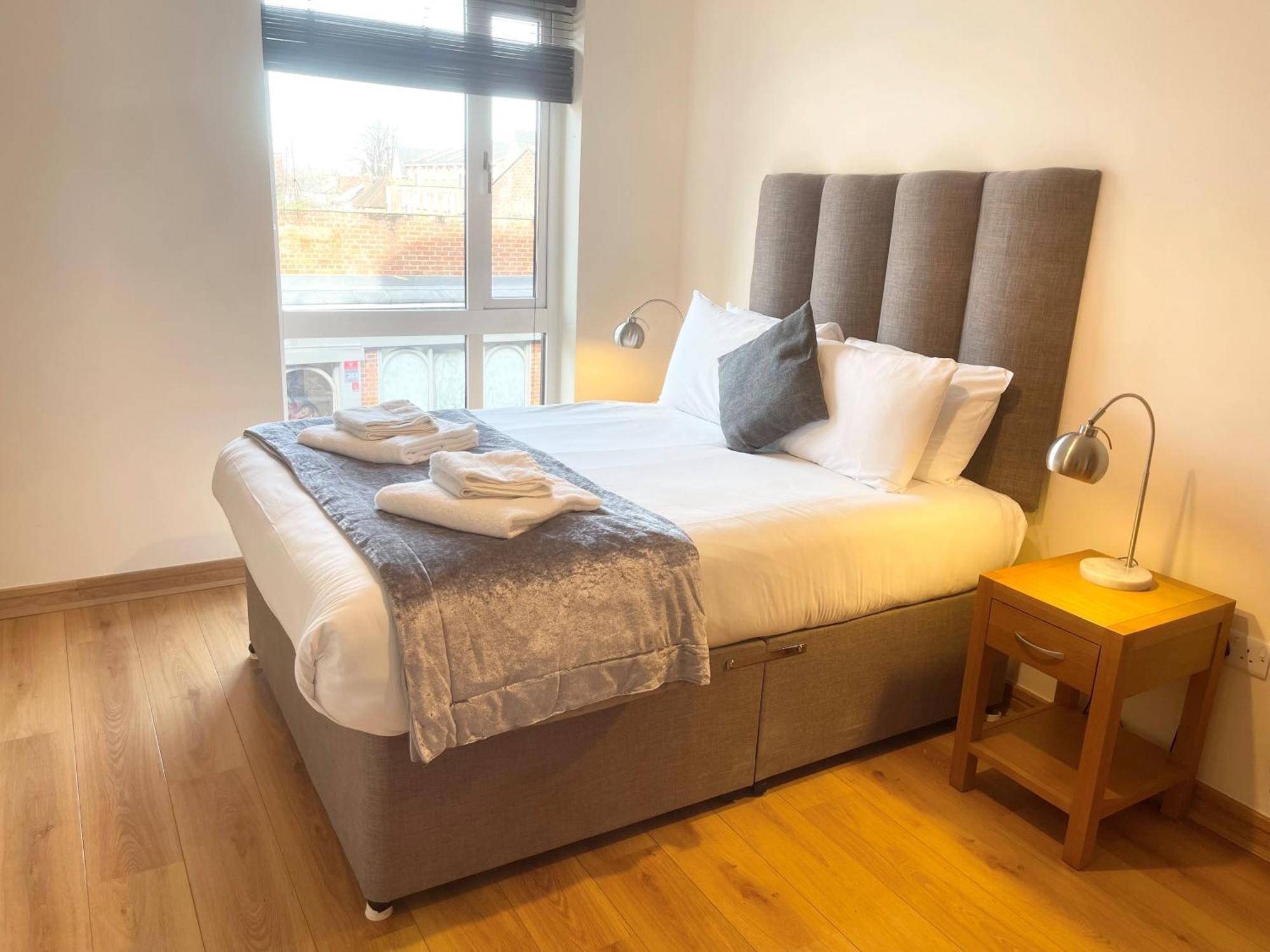 Blue Sky Apartments@Guildford Town Centre Bagian luar foto