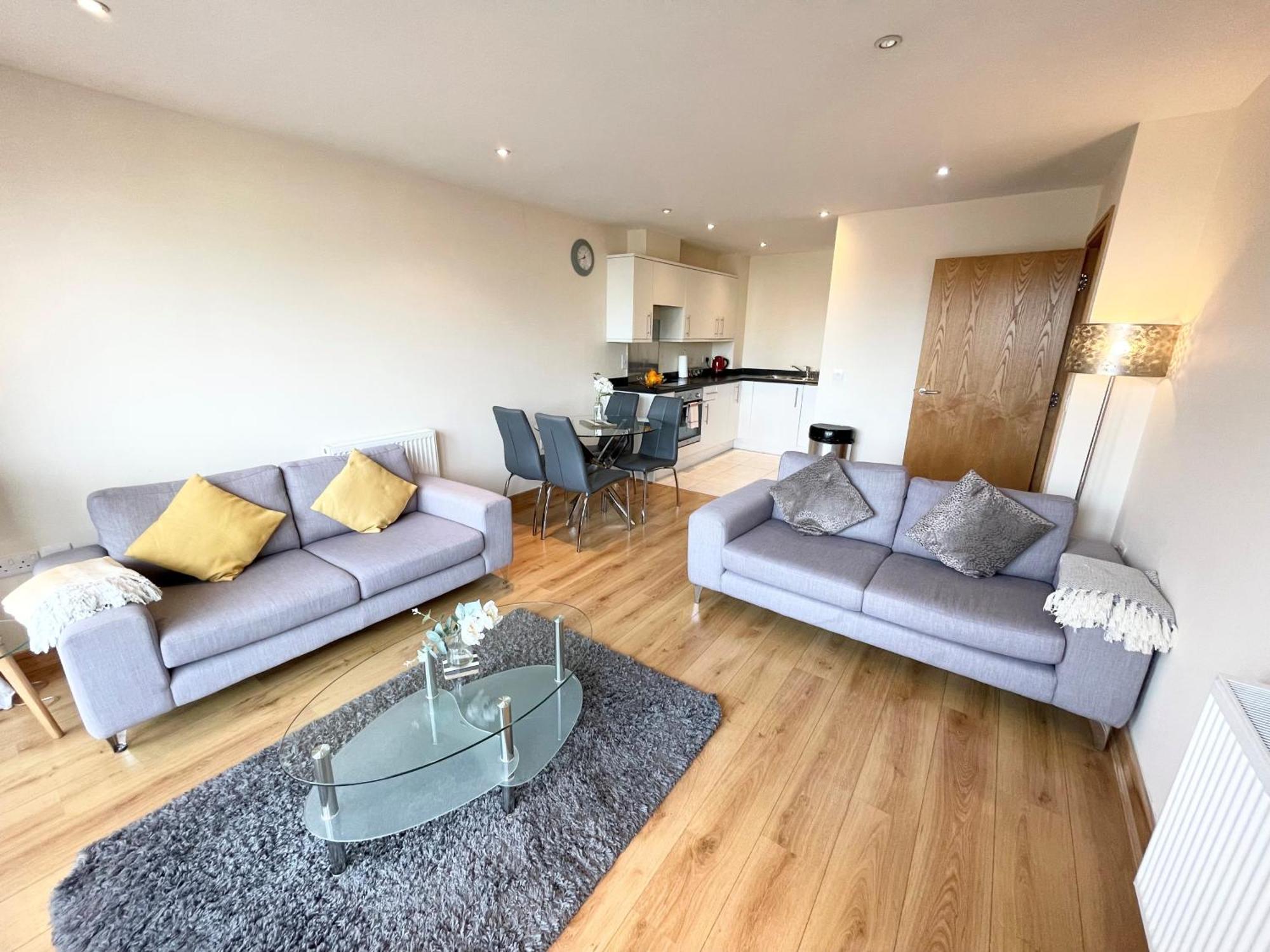 Blue Sky Apartments@Guildford Town Centre Bagian luar foto