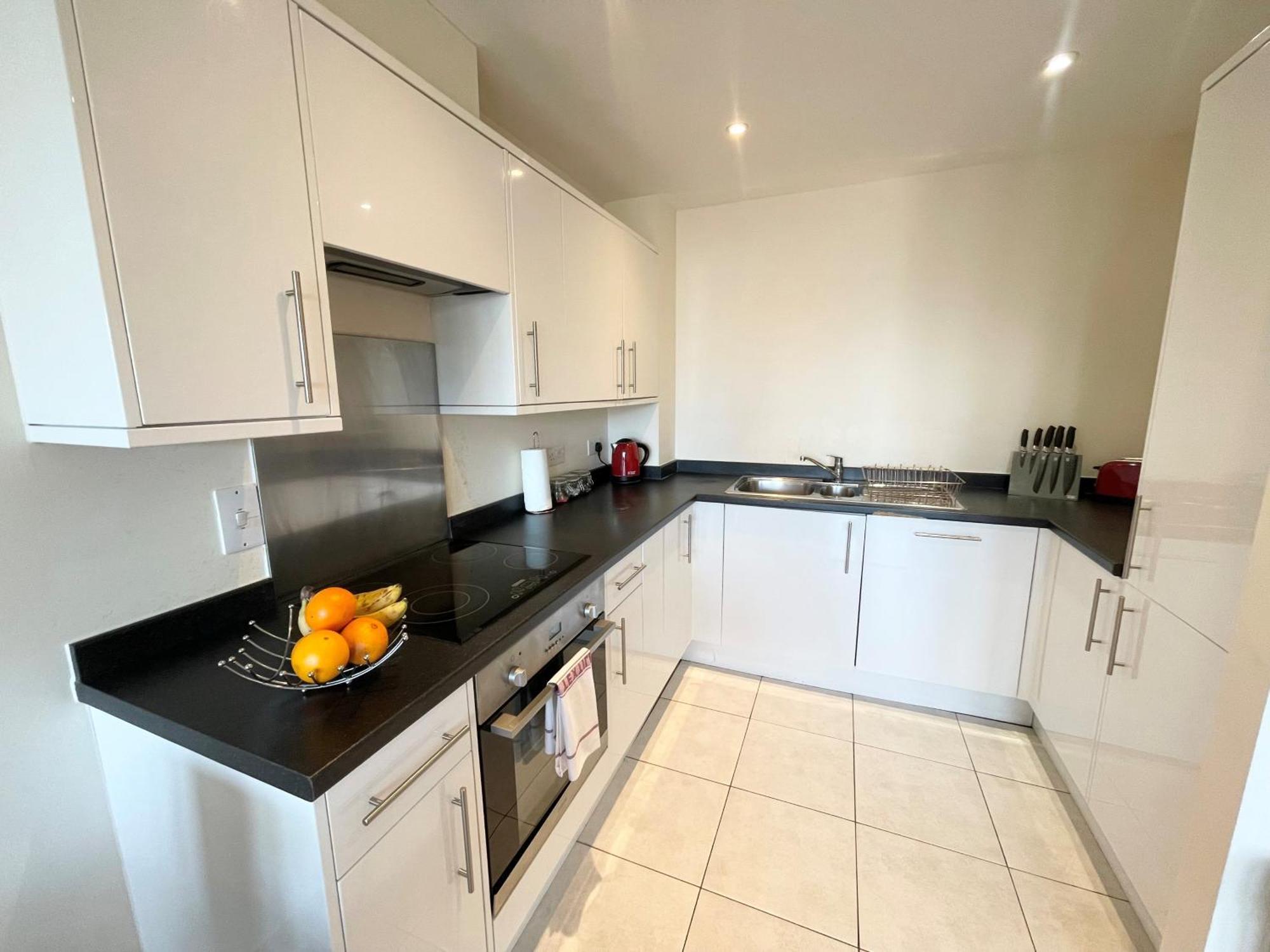 Blue Sky Apartments@Guildford Town Centre Bagian luar foto
