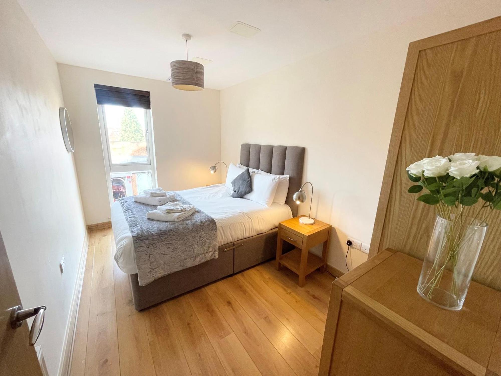 Blue Sky Apartments@Guildford Town Centre Bagian luar foto
