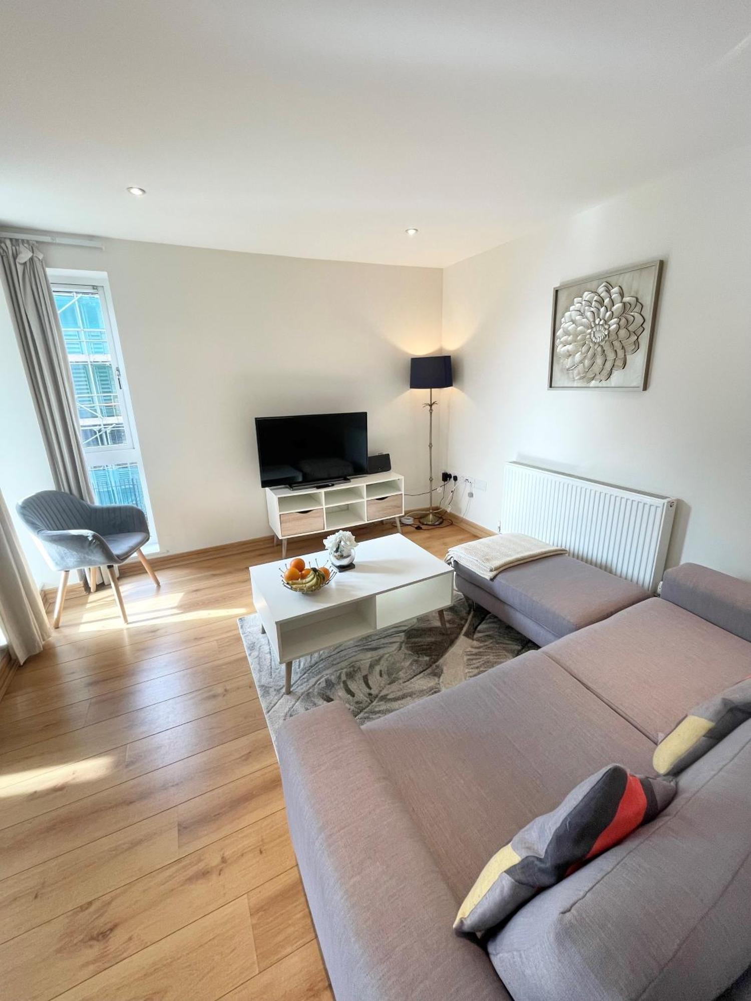 Blue Sky Apartments@Guildford Town Centre Bagian luar foto