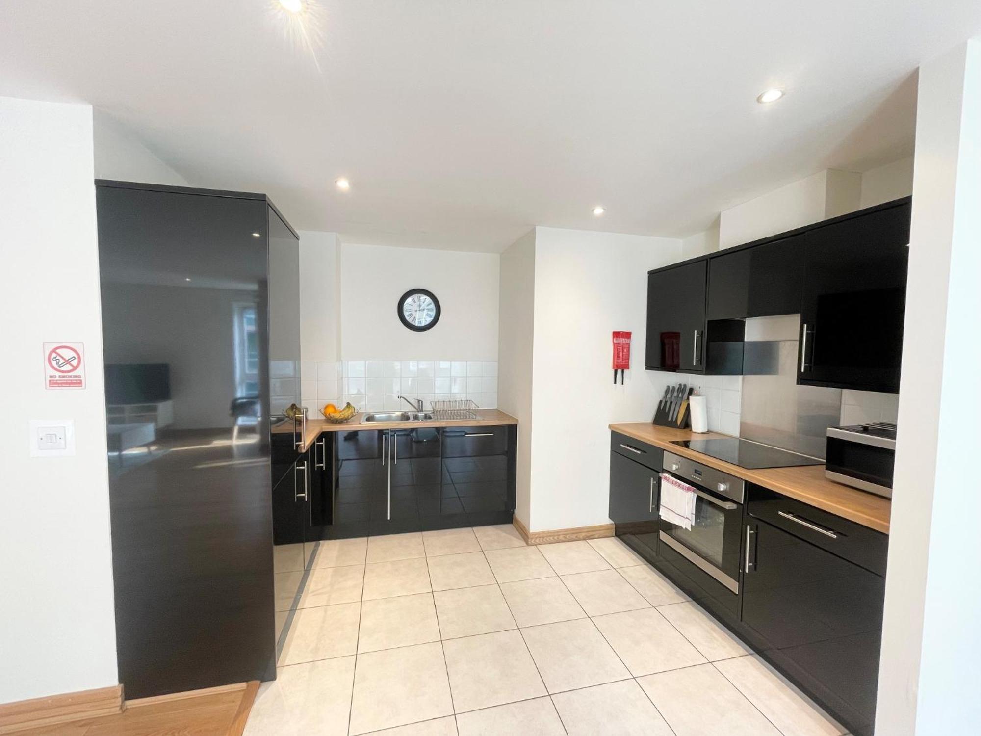 Blue Sky Apartments@Guildford Town Centre Bagian luar foto