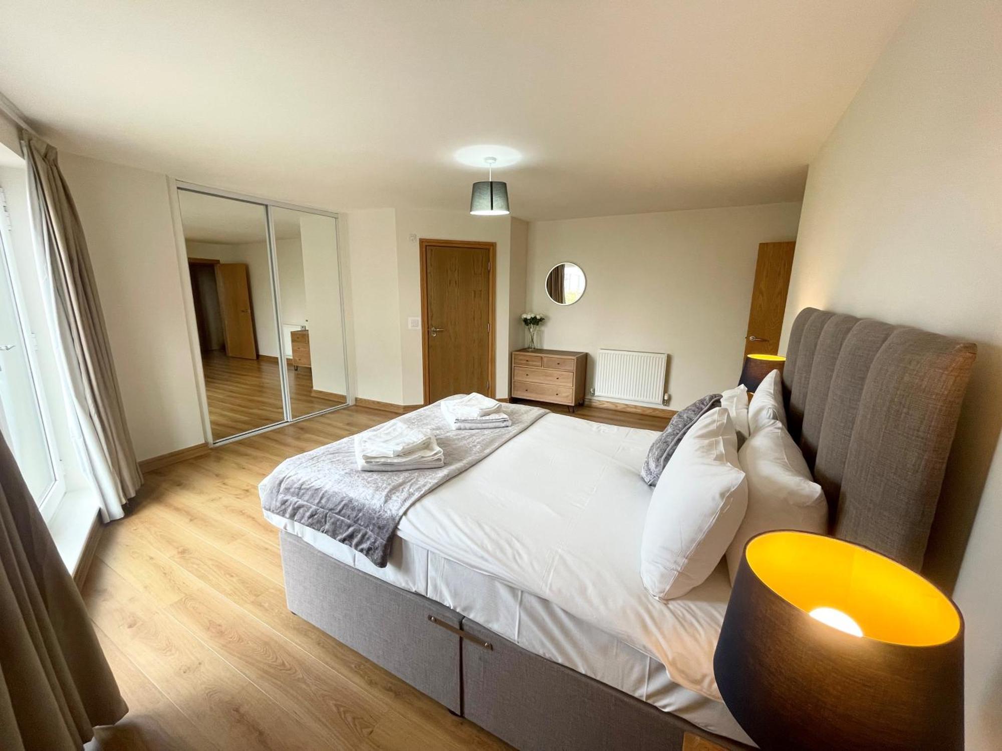 Blue Sky Apartments@Guildford Town Centre Bagian luar foto