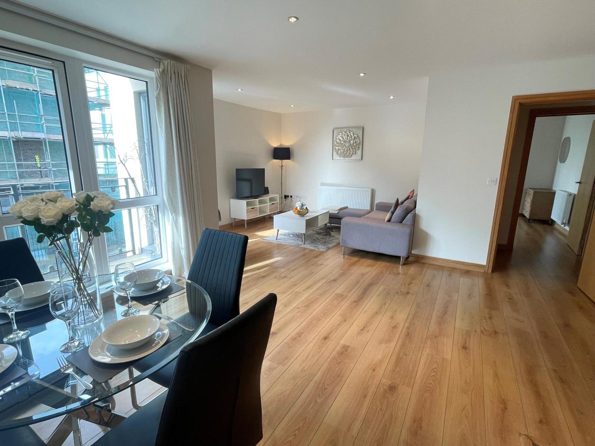 Blue Sky Apartments@Guildford Town Centre Bagian luar foto