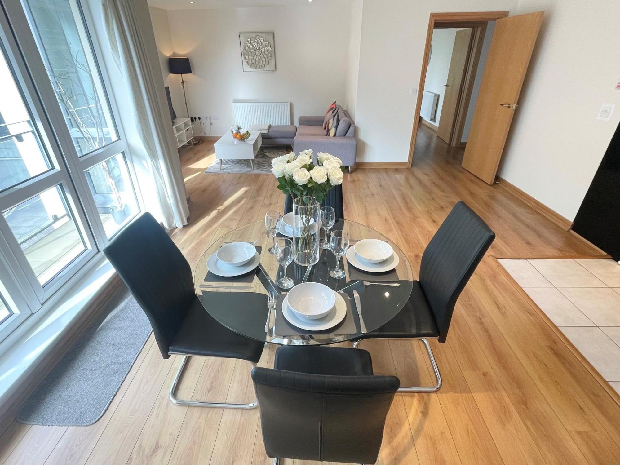 Blue Sky Apartments@Guildford Town Centre Bagian luar foto